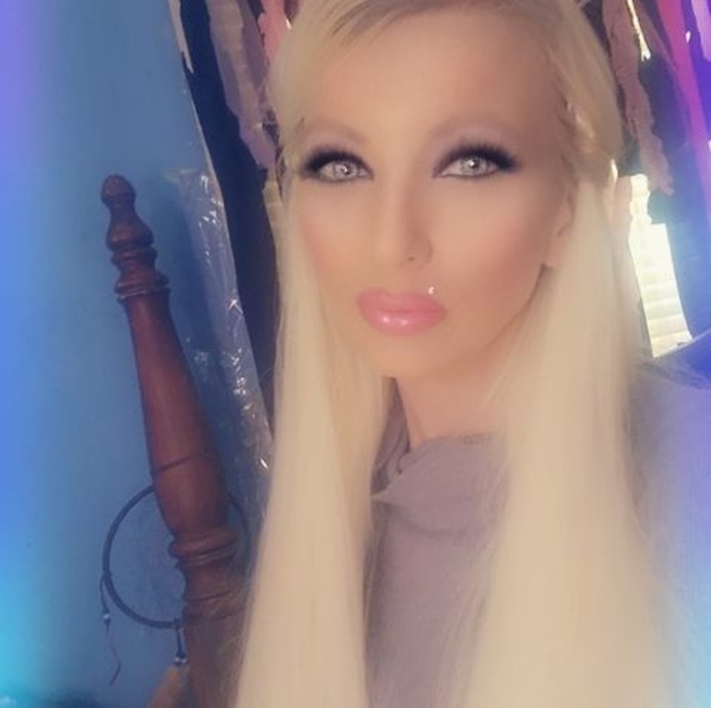 Meet your Posher, Barbie-leann